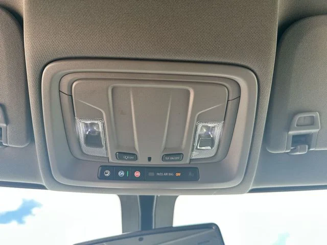 Used 2023 White Chevrolet Custom image 40