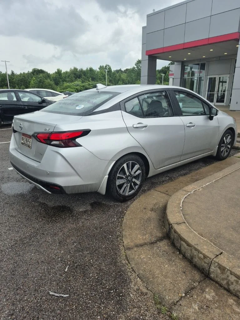 Used 2020 Silver Nissan 1.6 SV image 4