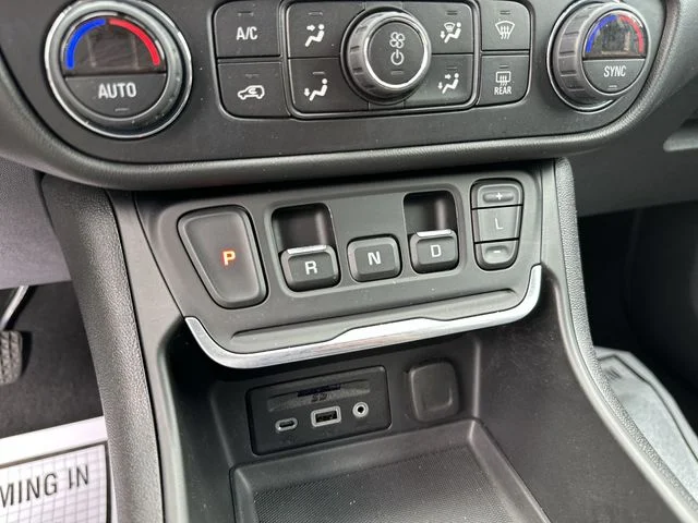 Used 2019 Gray GMC SLT image 22
