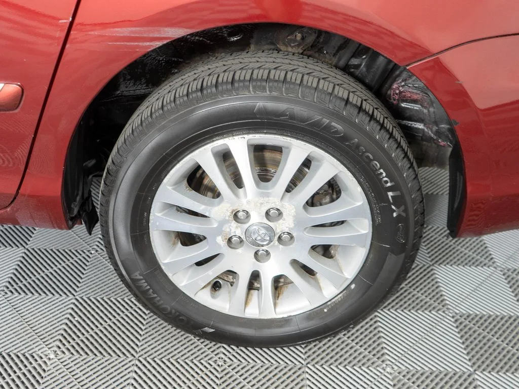 Used 2008 Red Toyota Limited image 28