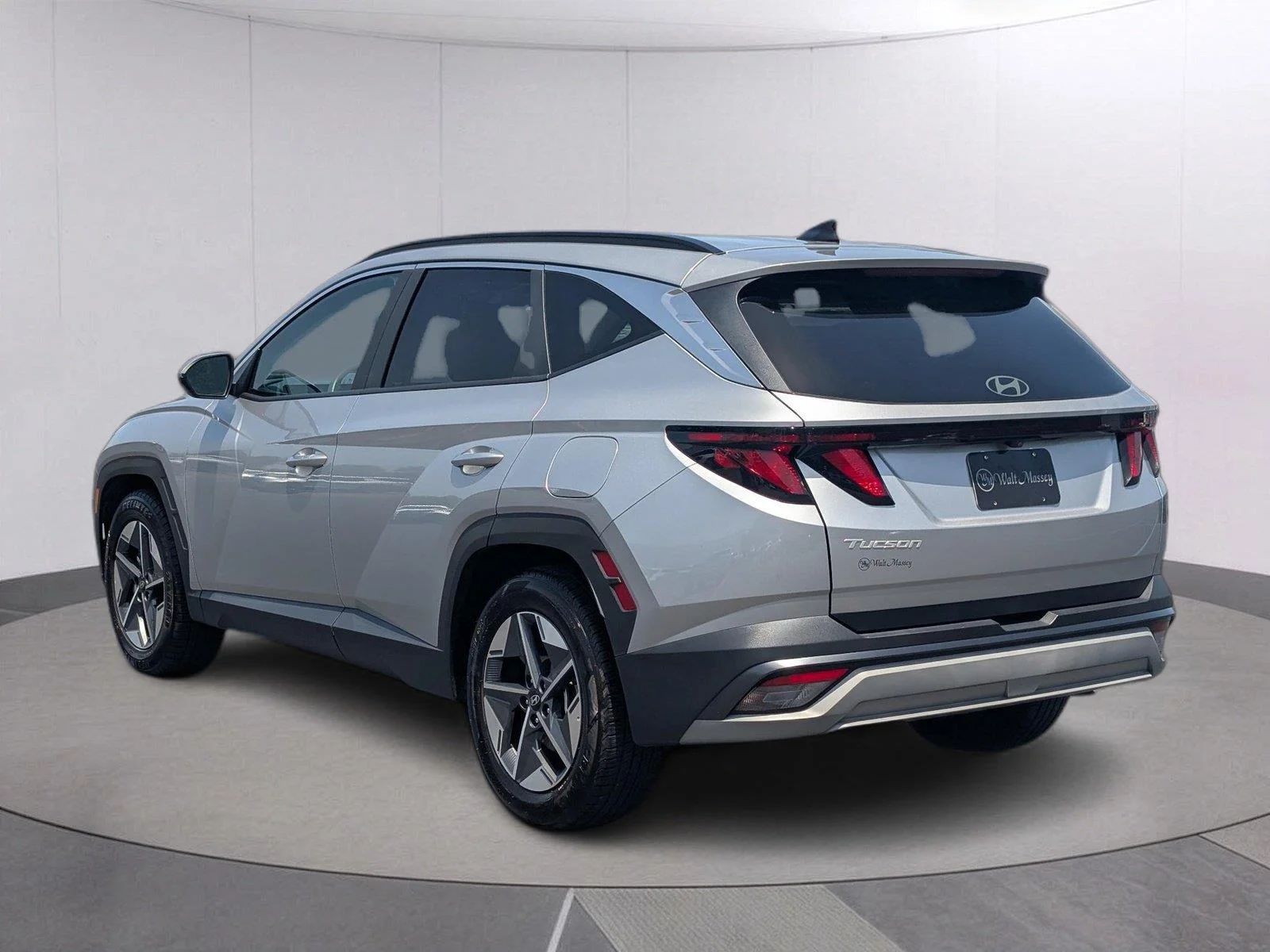 Used 2025 Shimmering Silver Hyundai SEL image 3