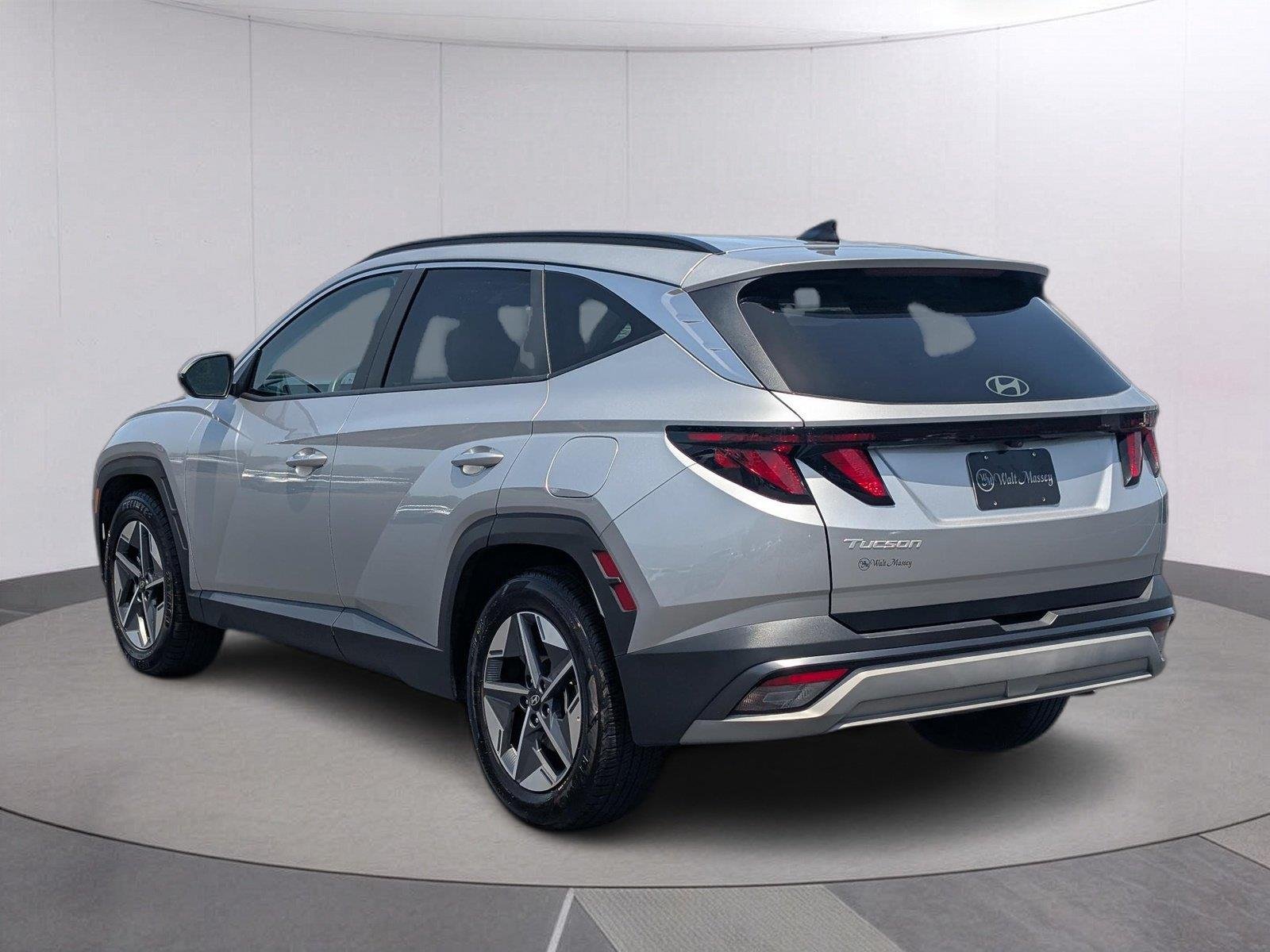 Used 2025 Shimmering Silver Hyundai SEL image 3