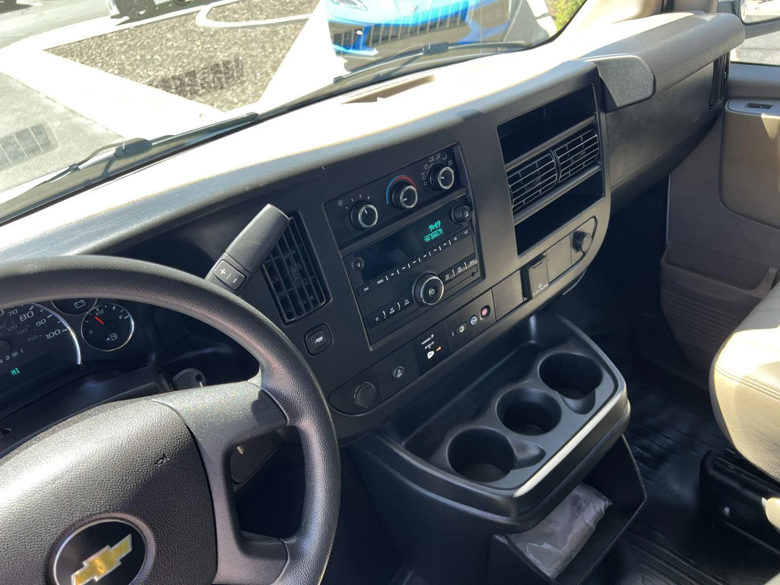 2021 Chevrolet Express Cargo Work Van - Photo 26