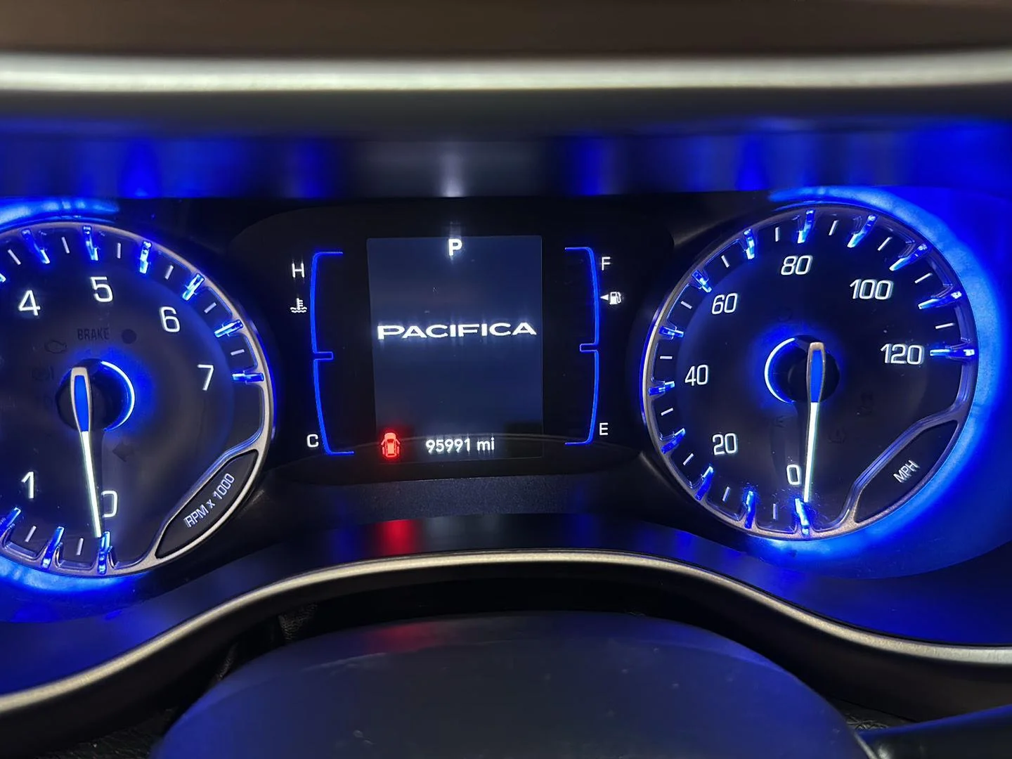 Used 2019 Velvet Red Pearlcoat Chrysler Touring L image 19