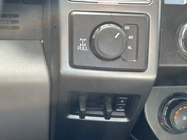 Used 2020 Black Ford XLT image 28