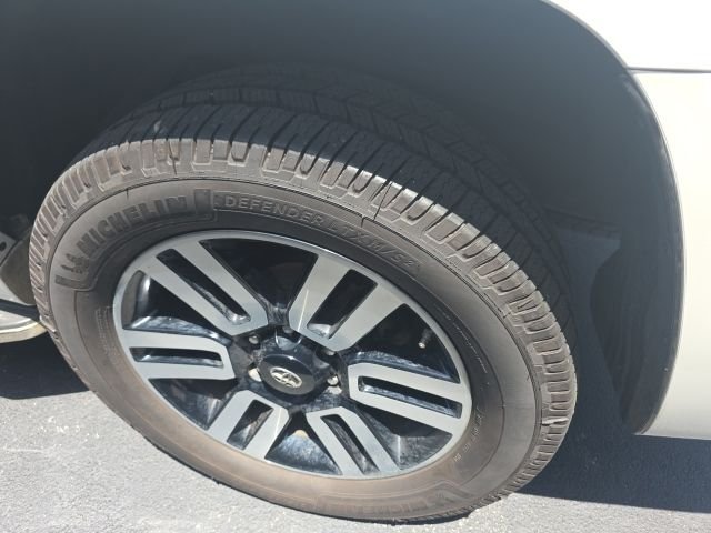 Used 2021 Blizzard Pearl Toyota Limited image 7