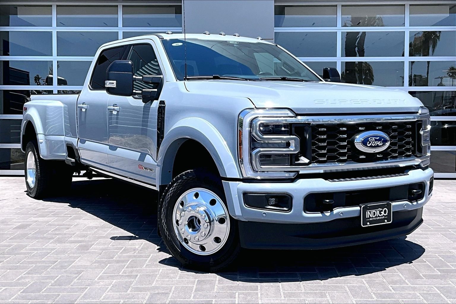 Used 2025 Gray Ford Platinum image 3