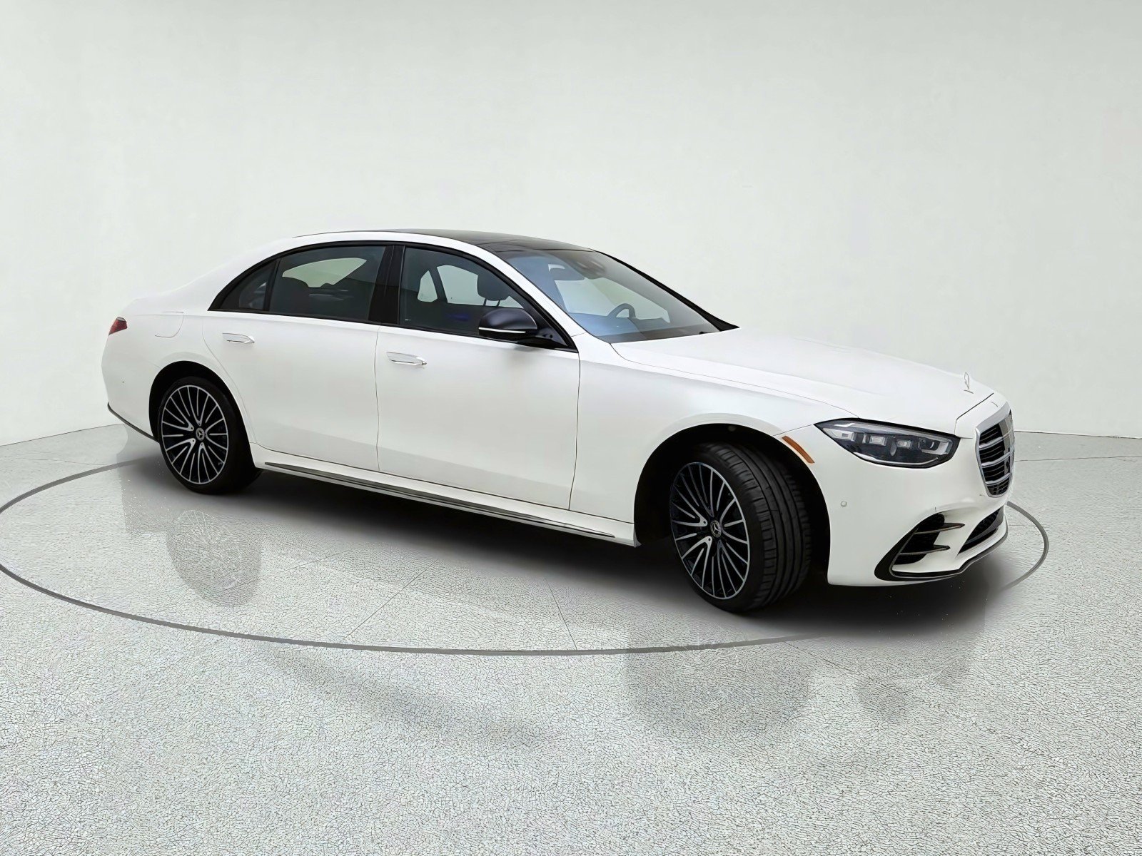 Certified Used 2023 MANUFAKTUR Diamond White Mercedes-Benz S 580 image 5