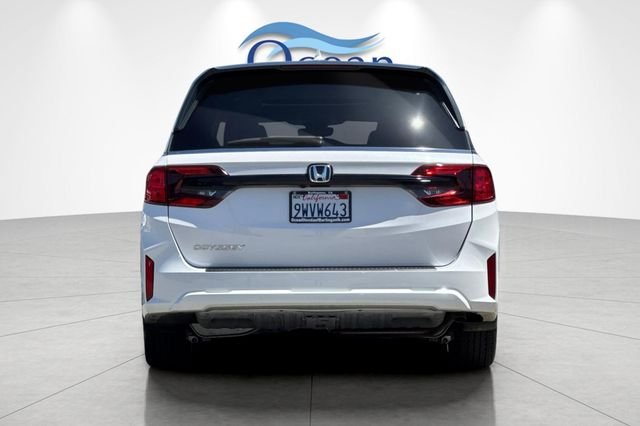 Certified Used 2026 Platinum White Pearl Honda EX-L image 5