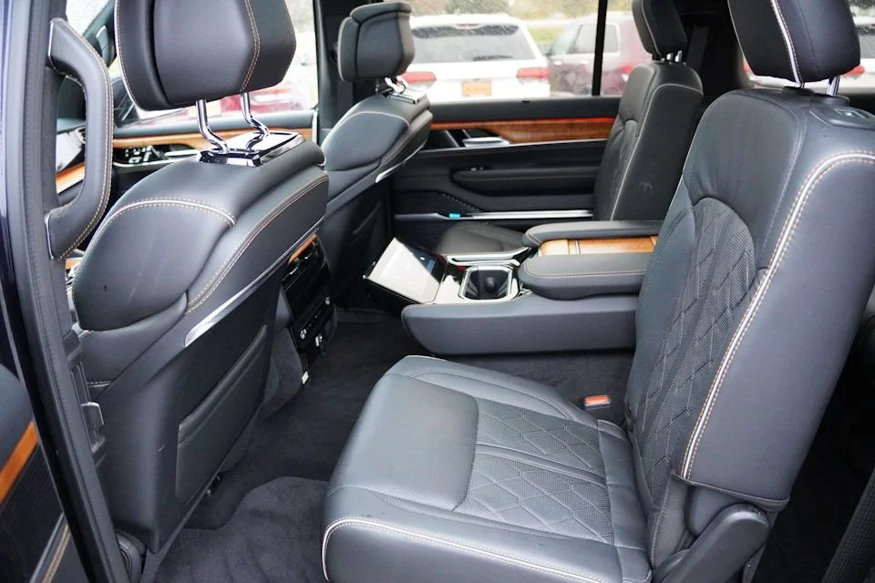 2024 Jeep Grand Wagoneer Series III - Photo 18