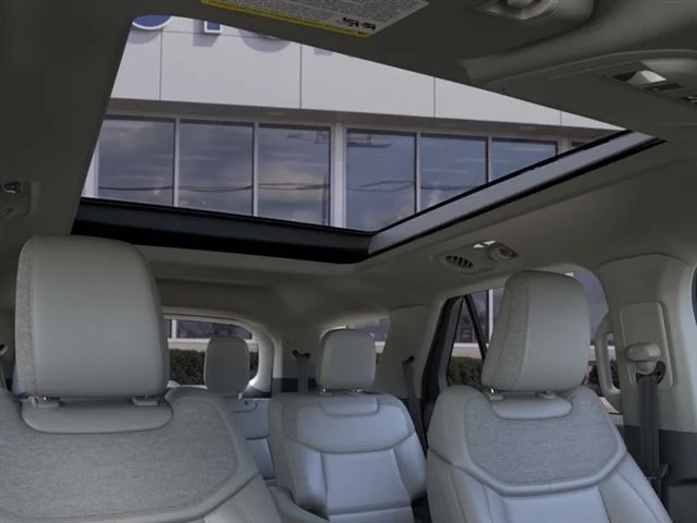 New 2026 Space White Metallic Ford Active image 45