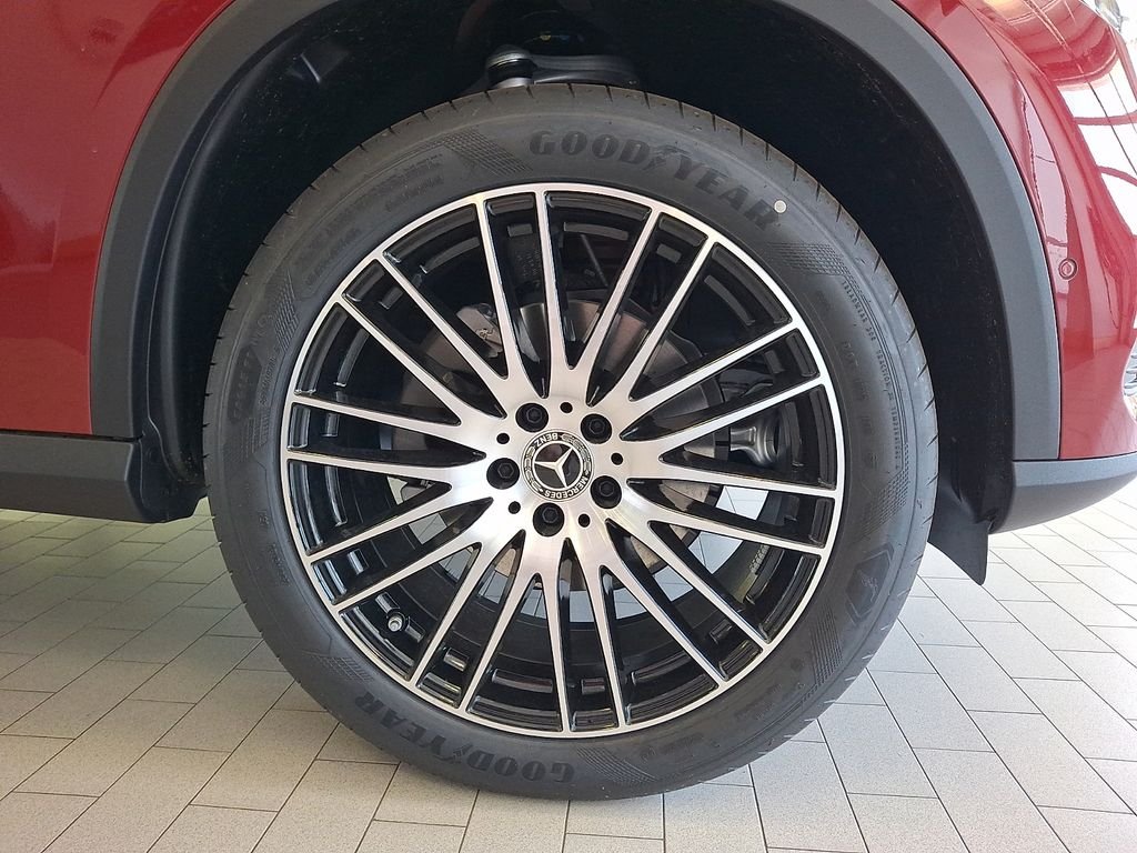 New 2026 Red Mercedes-Benz GLC 300 image 5