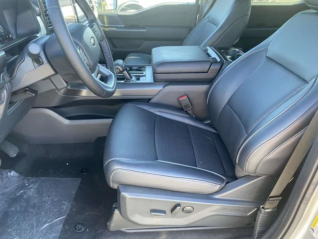 2025 Ford F-150 Lariat - Photo 12