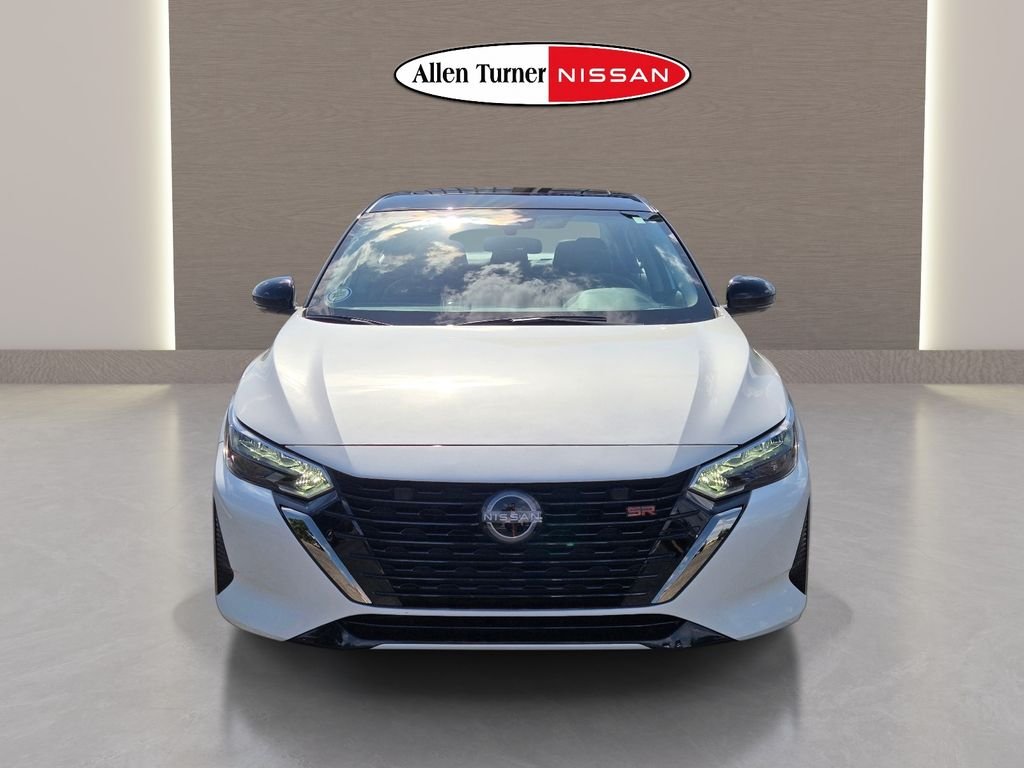 Used 2025 White Nissan SR image 3