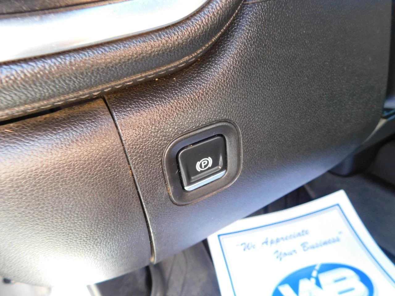 Used 2022 White Chevrolet 4WD CREW CAB 147 in LT W/1L image 32