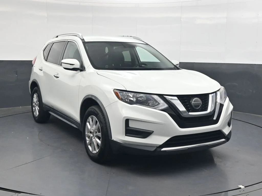 Used 2018 Glacier White Nissan SV image 2
