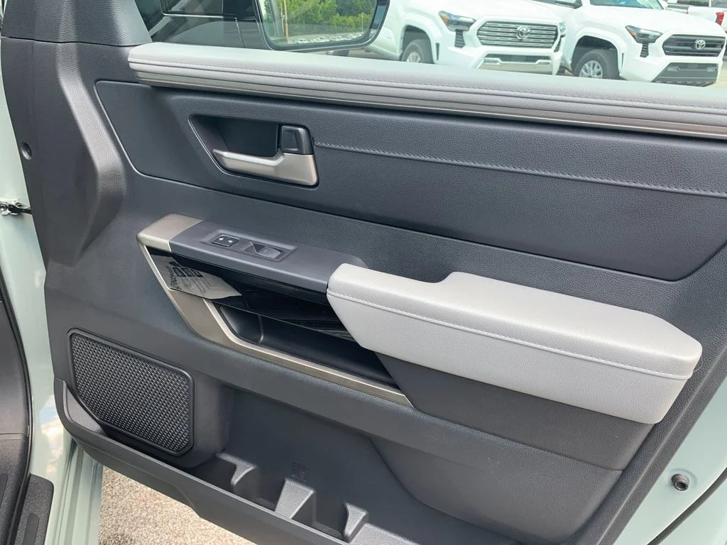 Used 2025  Toyota Limited image 19