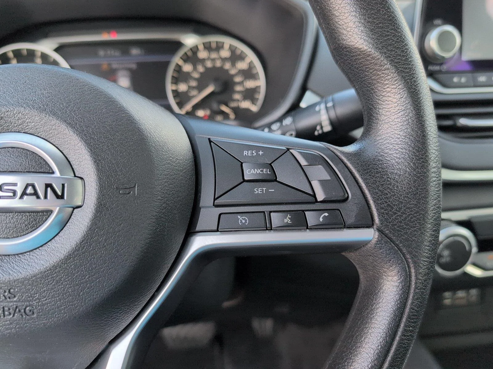 Used 2022 Gun Metallic Nissan 2.5 SV image 26