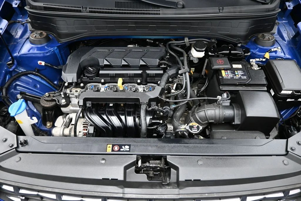 Used 2025 Blue Hyundai SEL image 15