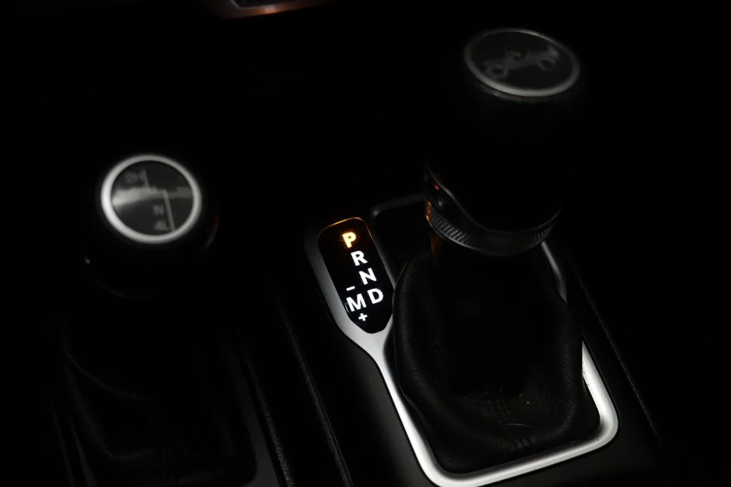 Used 2019 Bikini Pearlcoat Jeep Sport S image 12