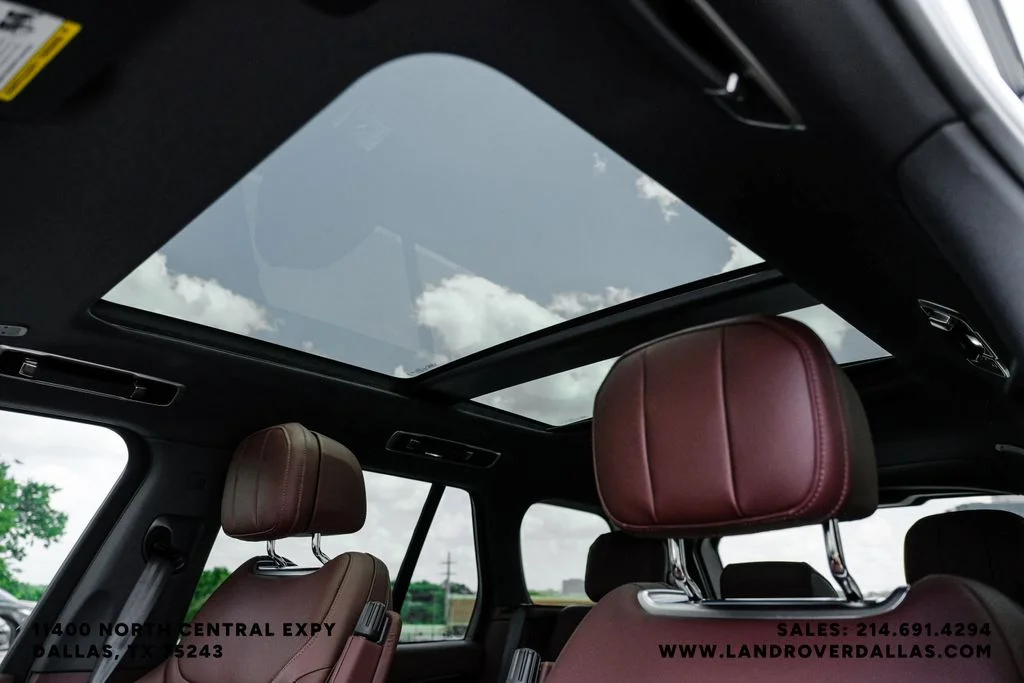 New 2026 Fuji White Land Rover SE image 28