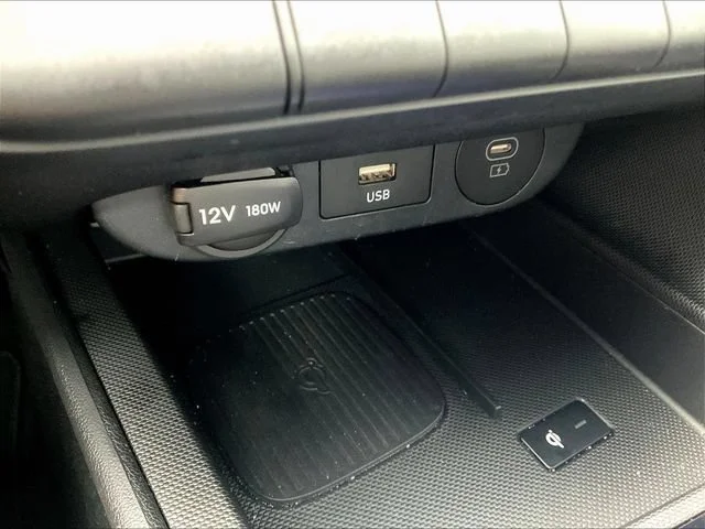 Used 2025 Gray Hyundai SEL Convenience image 17