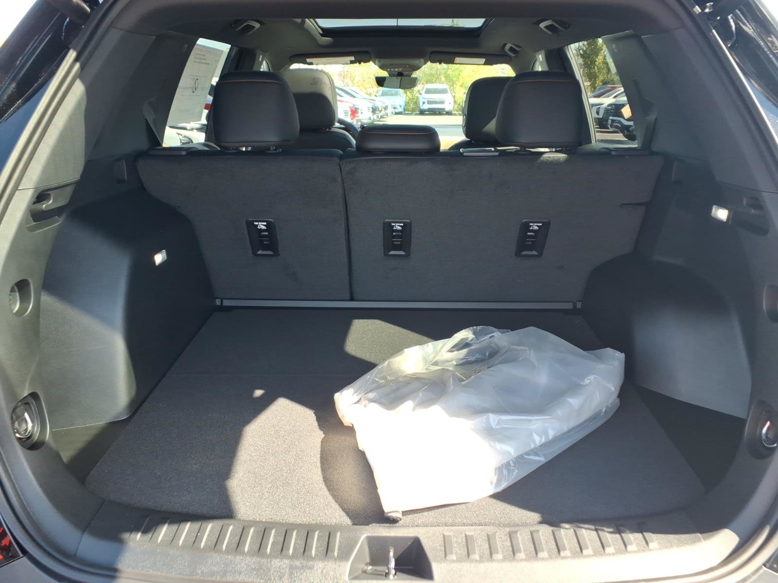 New 2027 Mosaic Black Metallic Chevrolet ACTIV image 18