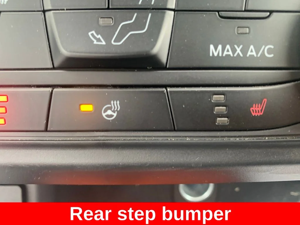 Used 2024 Green Ford XLT image 16