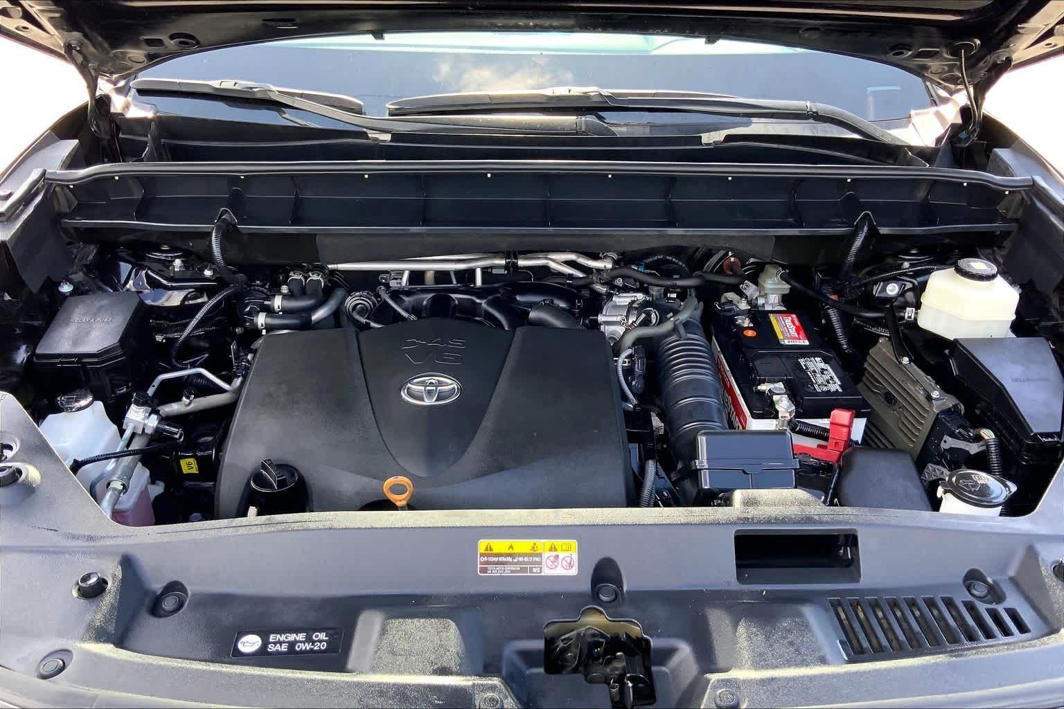Used 2020 Opulent Amber Toyota XLE image 31