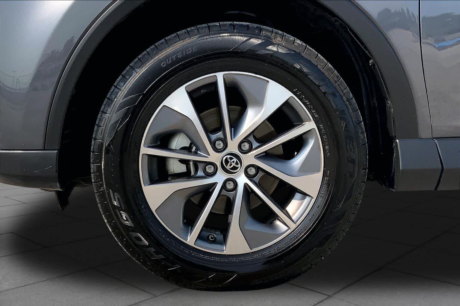 Used 2018 Magnetic Gray Metallic Toyota Hybrid LE image 11