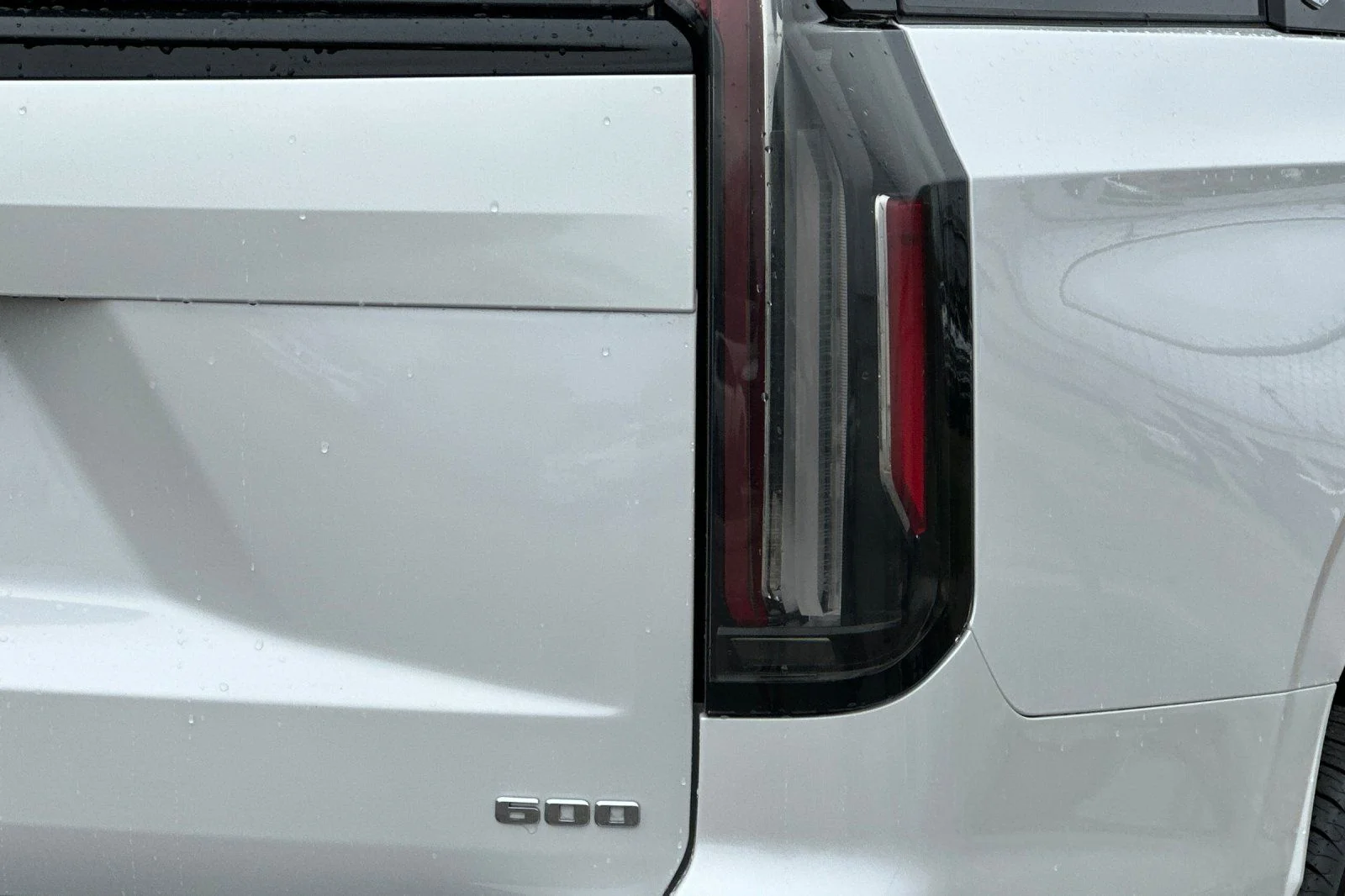 Used 2022  Cadillac Sport Platinum image 29