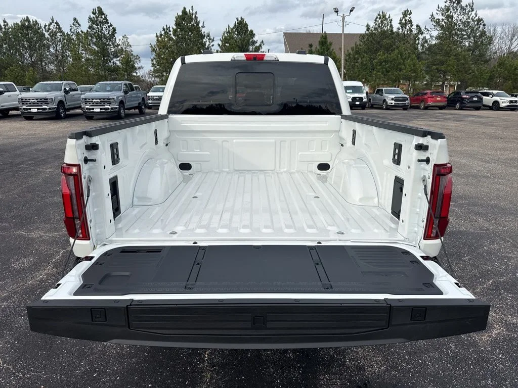 New 2026 Star White Metallic Tri-Coat Ford Platinum® image 17