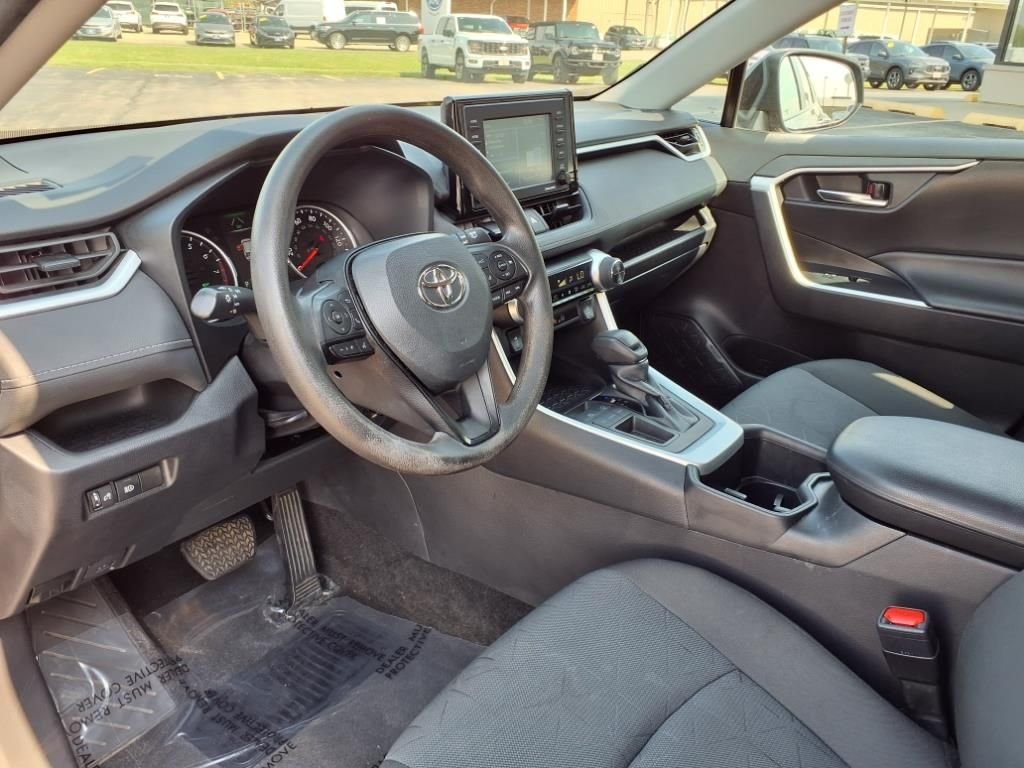 2022 Toyota RAV4 XLE - Photo 11