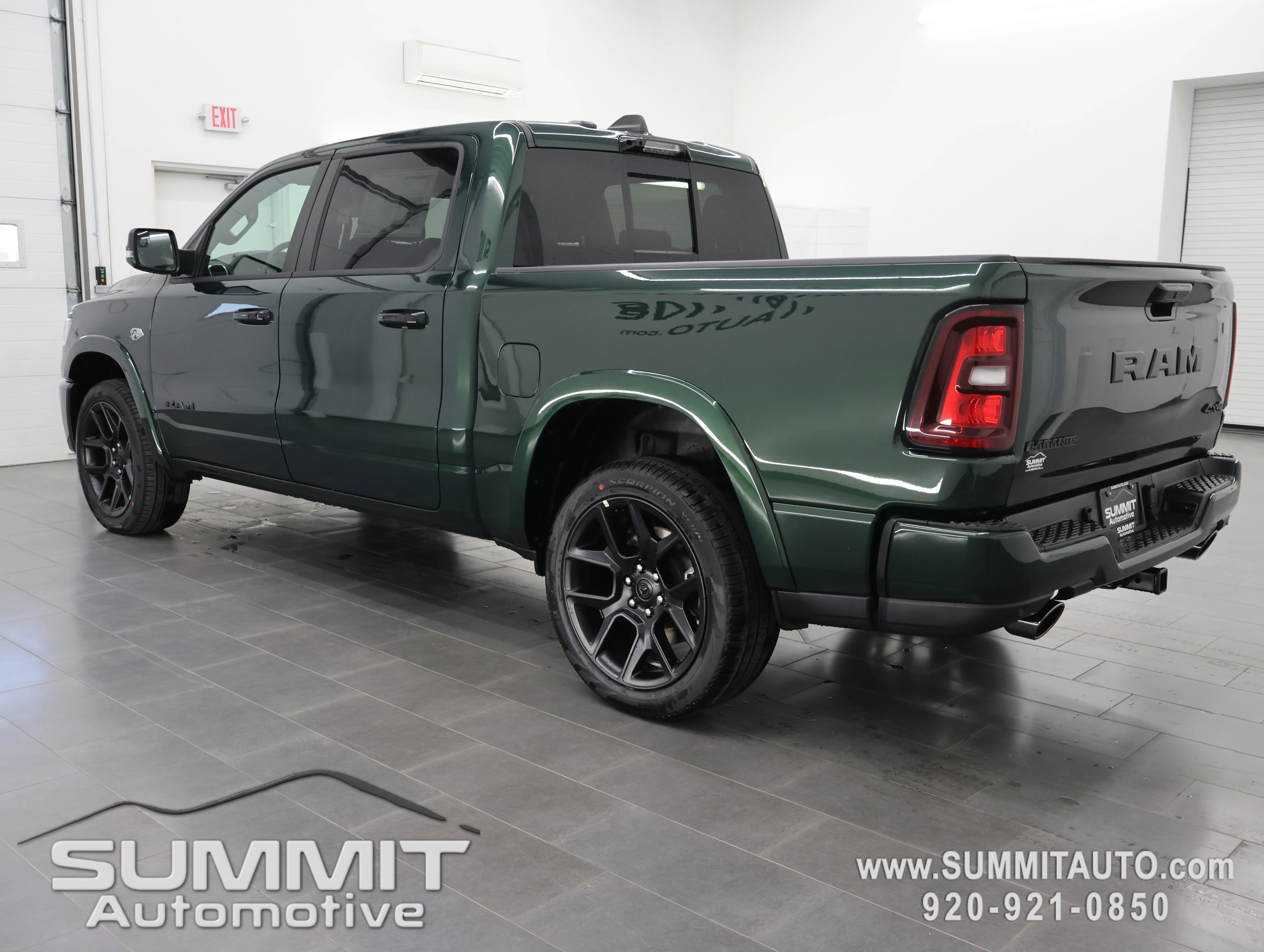 New 2026 Serrano-Green Metallic Exterior Paint RAM Laramie image 6