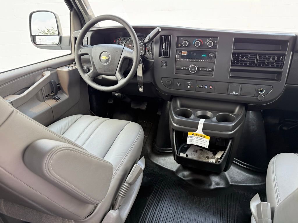 2025 Chevrolet Express Cargo Work Van - Photo 18