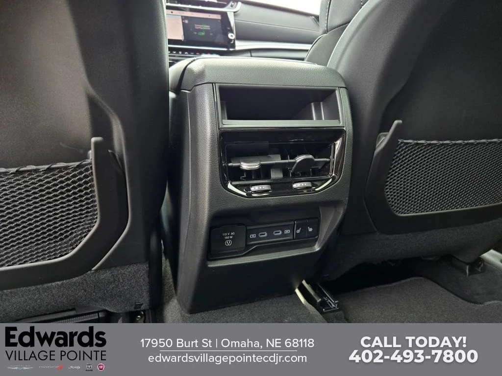 New 2026 Baltic Gray Metallic Clear-Coat Exterior Paint Jeep Limited Reserve image 29
