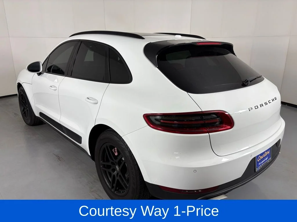 Used 2018 White Porsche Base image 8