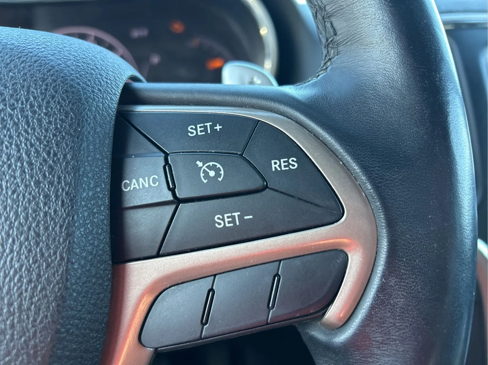Used 2016 Brilliant Black Crystal Pearlcoat Jeep Laredo image 16