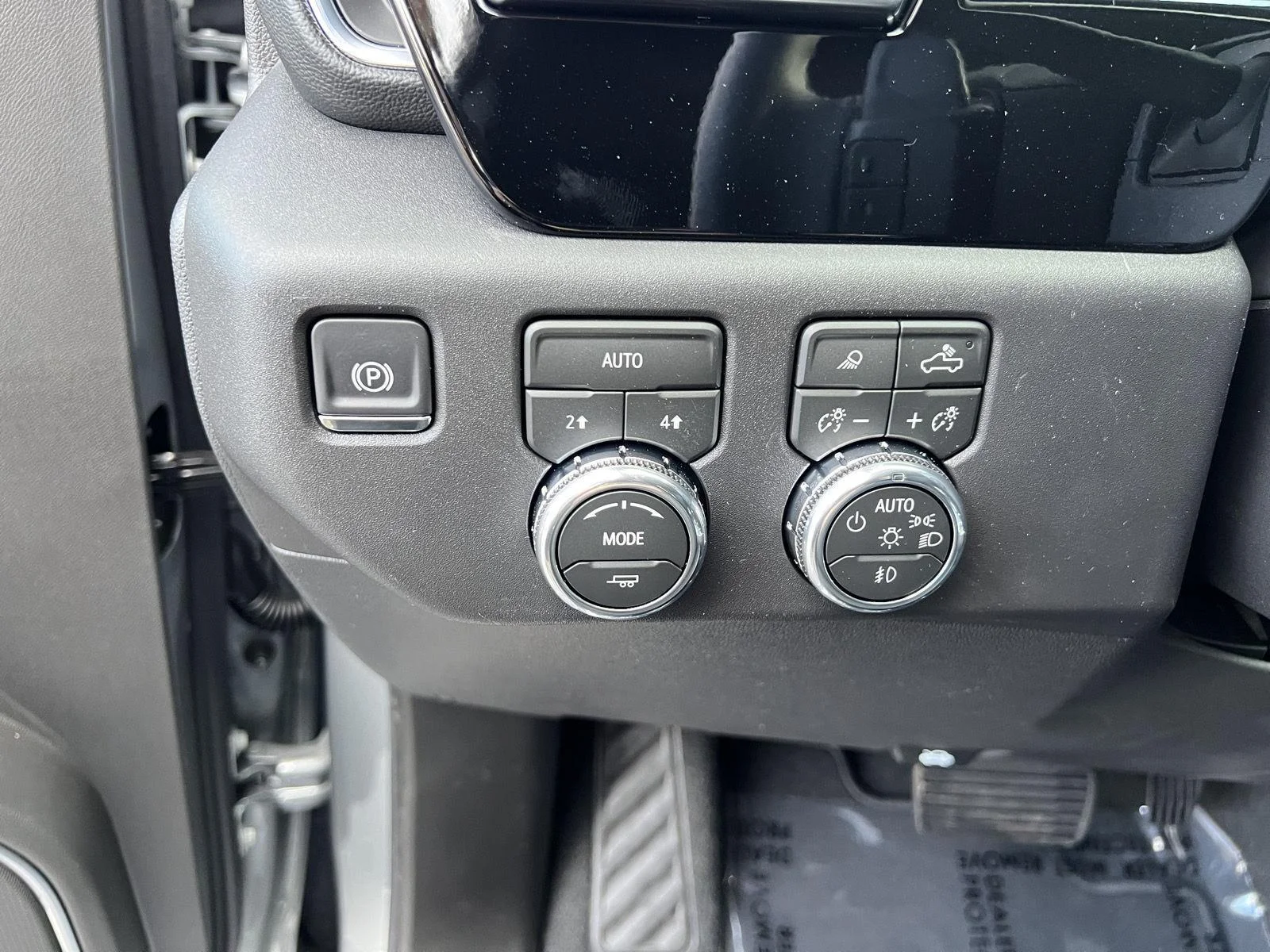 2026 GMC Sierra 1500 SLT - Photo 23