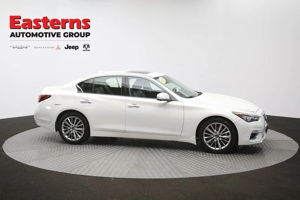 Used 2023 White INFINITI LUXE image 50
