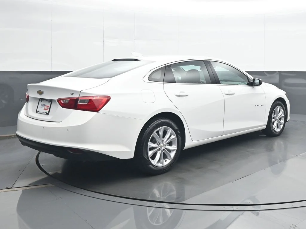 Used 2025 White Chevrolet LT image 6