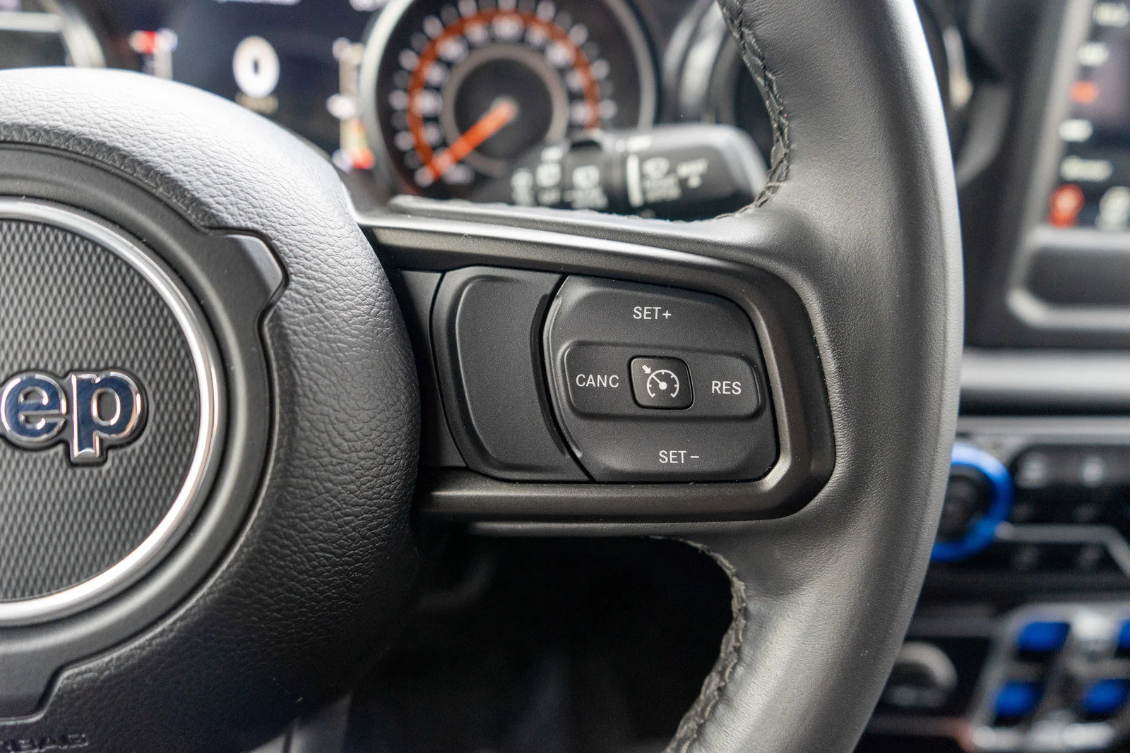 Used 2022 Hydro Blue Pearl Coat Jeep Unlimited Sport Altitude image 25
