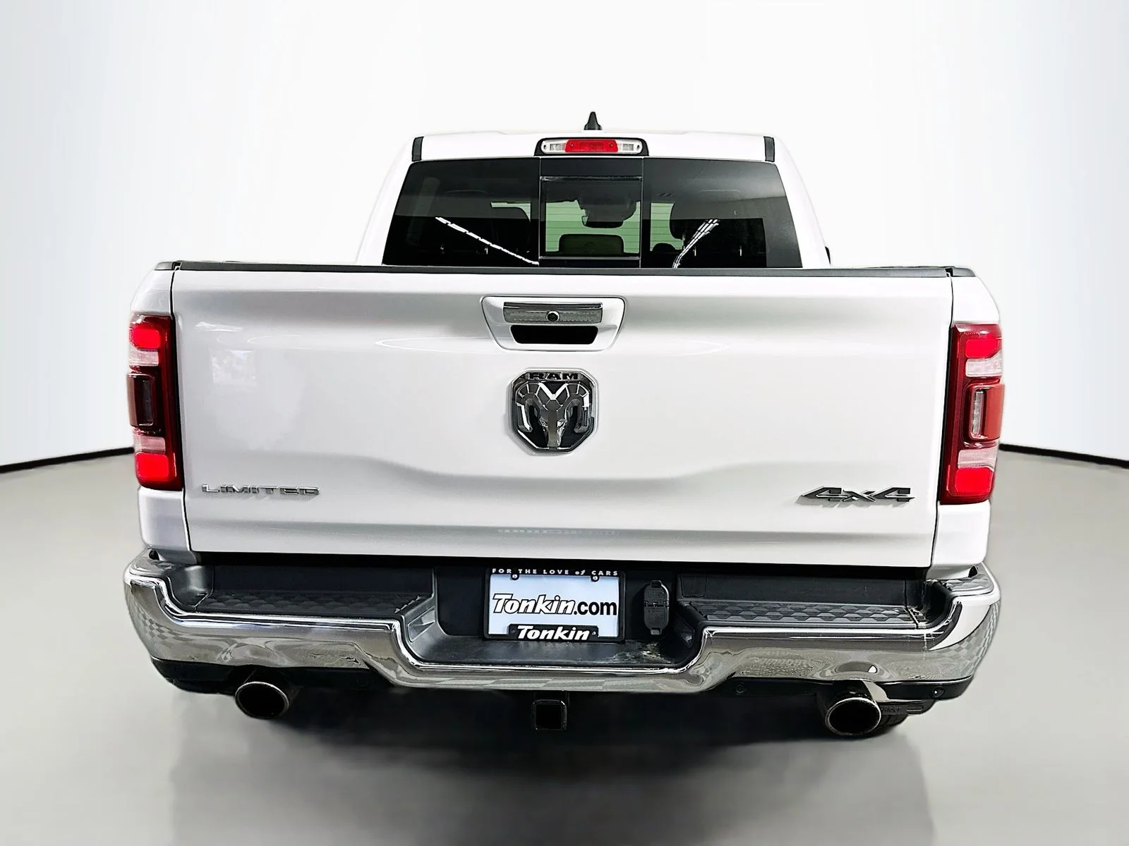 Used 2021 Ivory White Tri-Coat Pearlcoat Ram Limited image 9