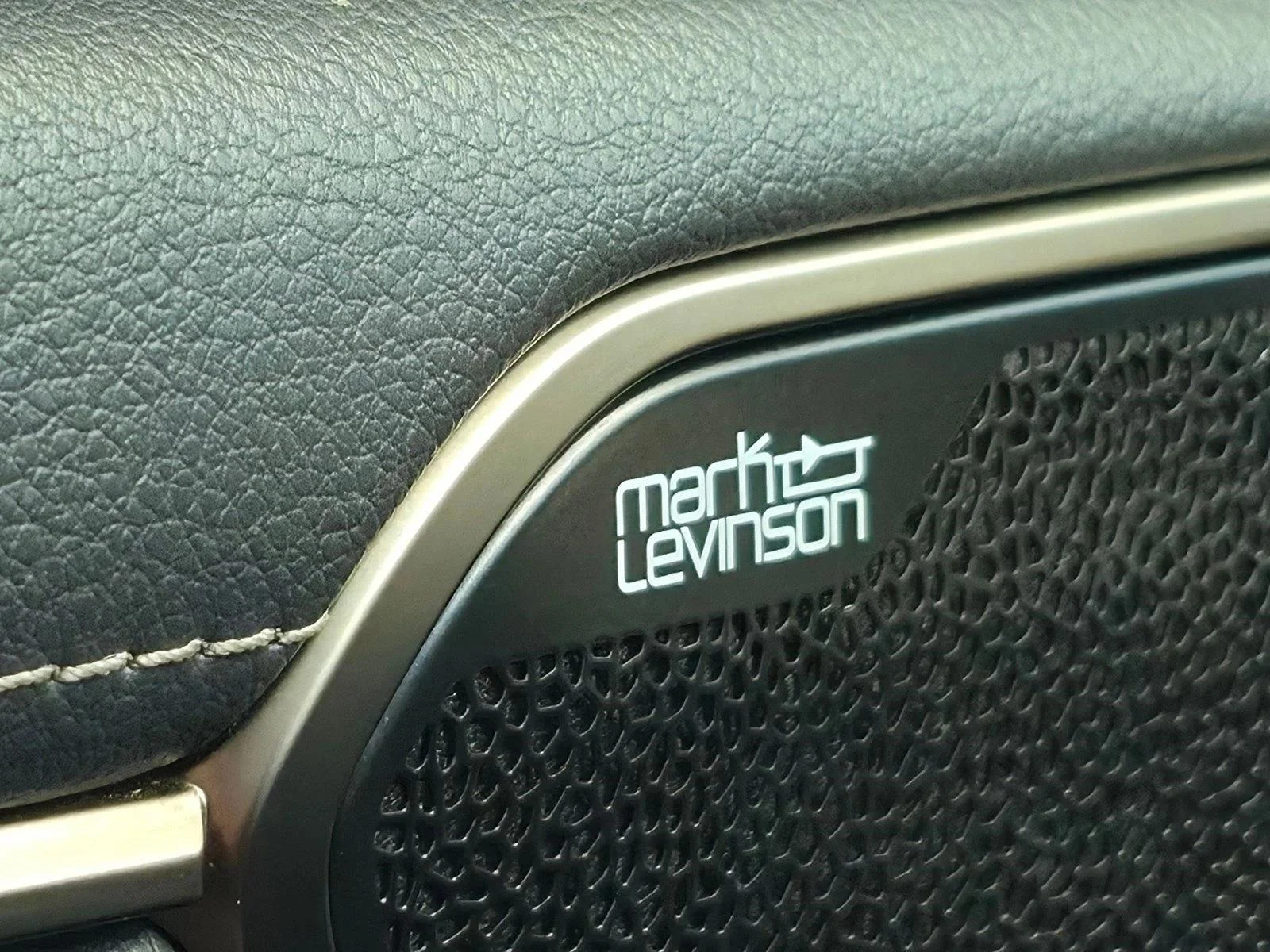 Used 2020 Obsidian Lexus ES 350 image 14