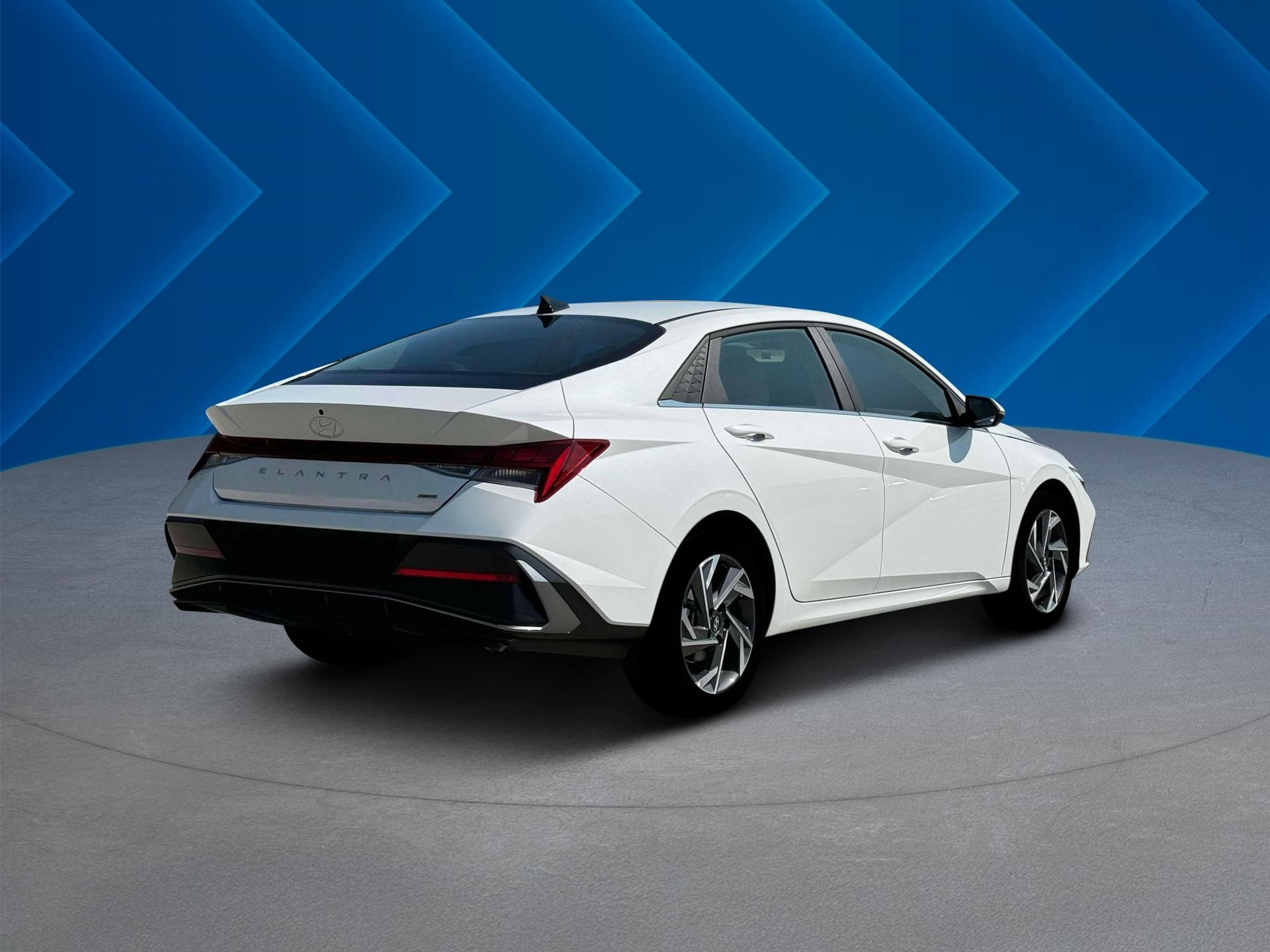 2025 Hyundai Elantra Limited - Photo 8