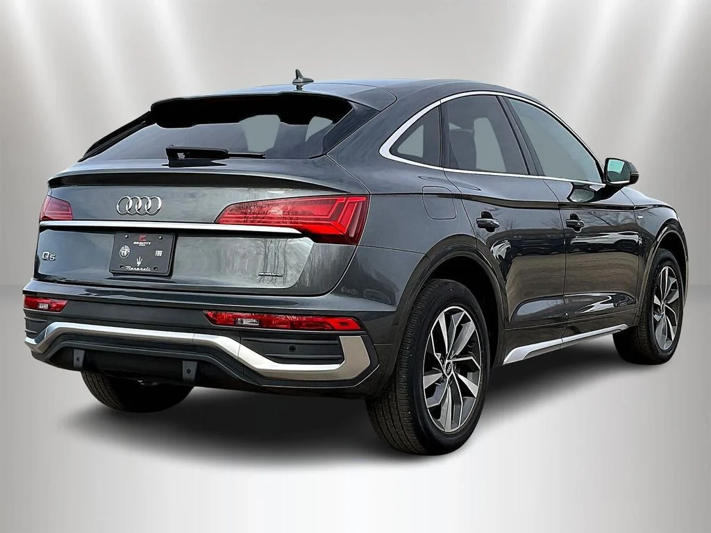 Used 2022 Daytona Gray Pearl Effect Audi 45 S line Premium image 6