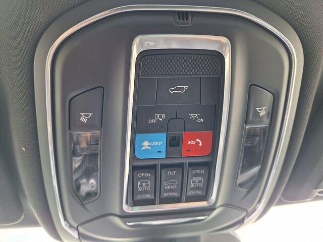 Used 2024 Baltic Gray Metallic Clearcoat Jeep Limited image 21