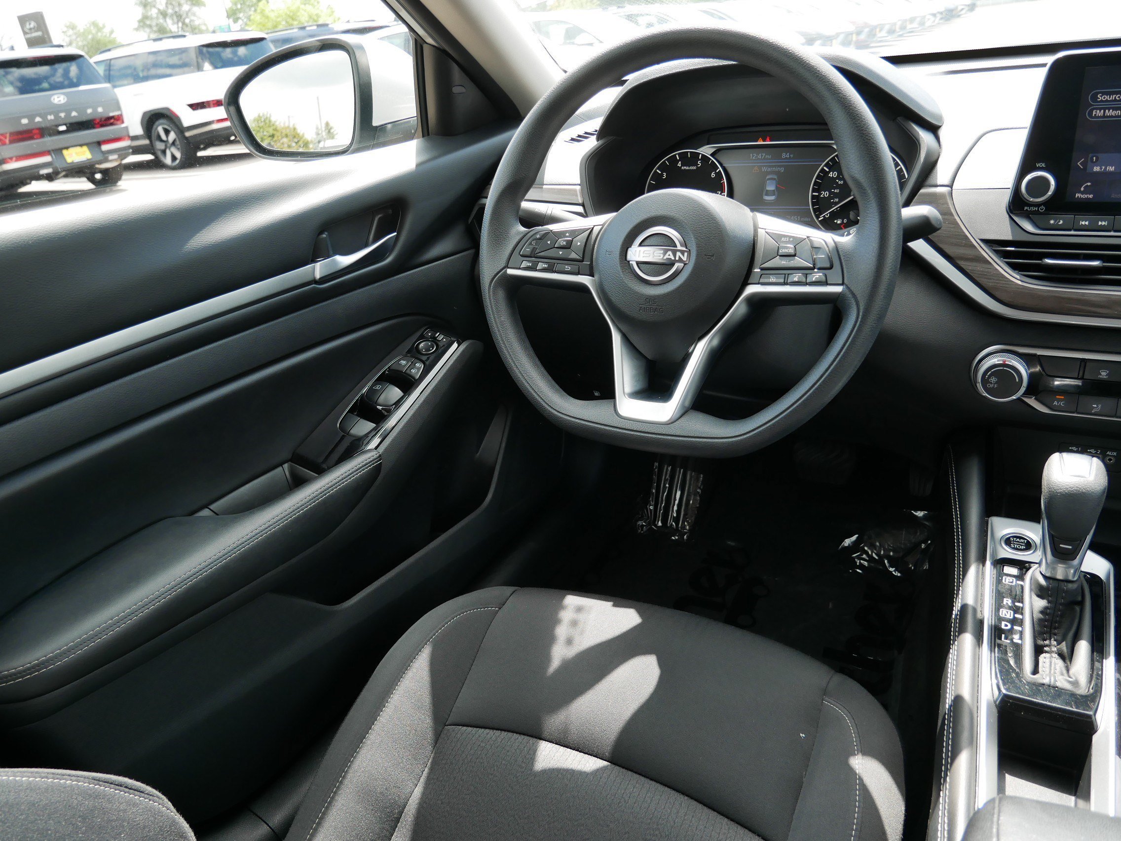 2023 Nissan Altima SV - Photo 9
