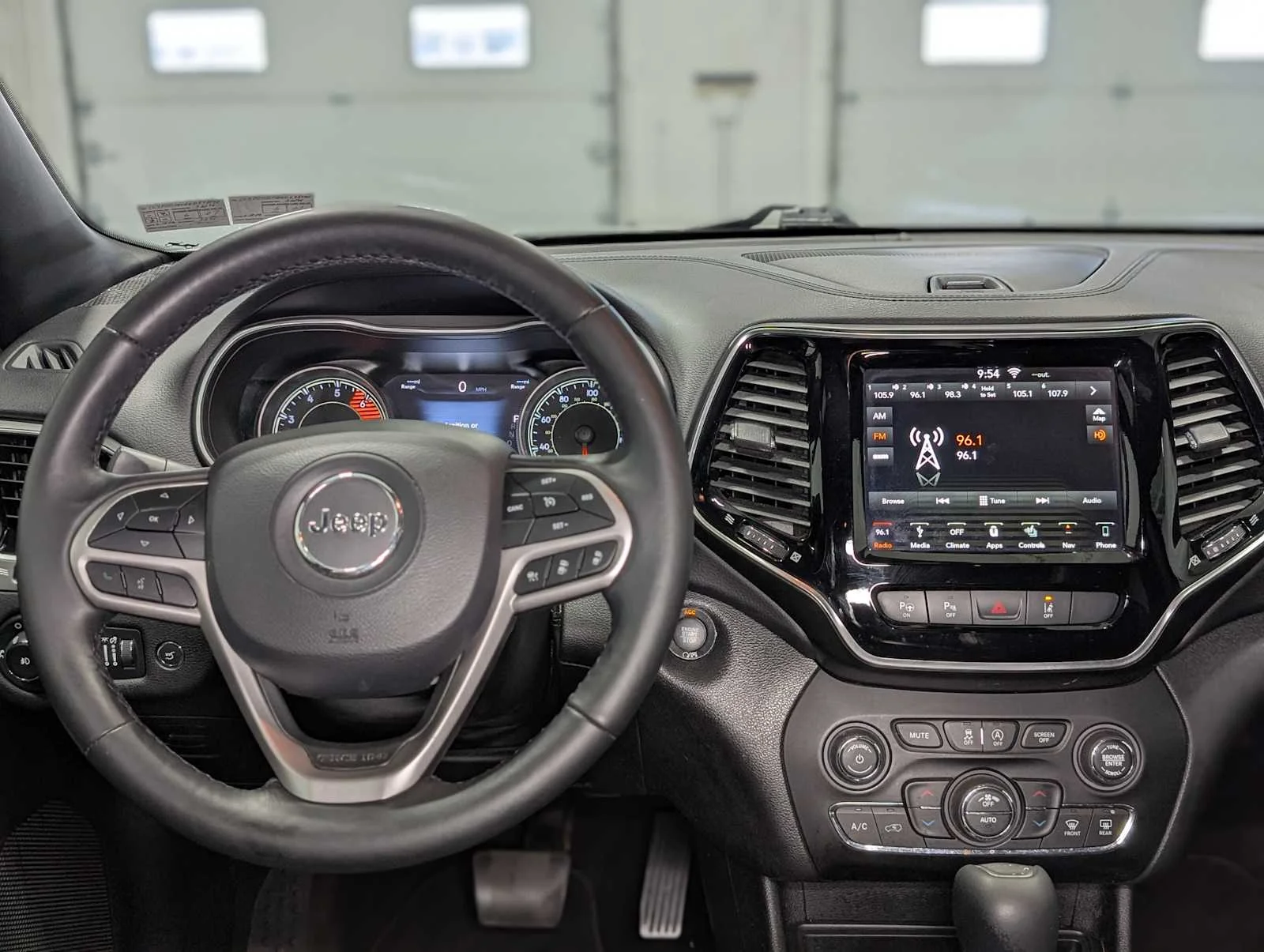 Used 2019 Pearl White Pearlcoat Jeep High Altitude image 5