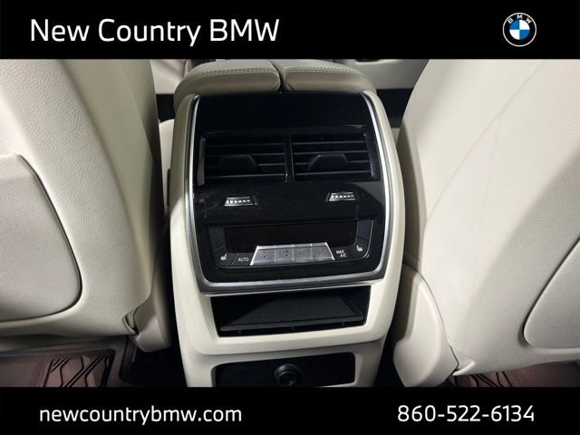 Used 2021 Arctic Grey Metallic BMW xDrive40i image 27